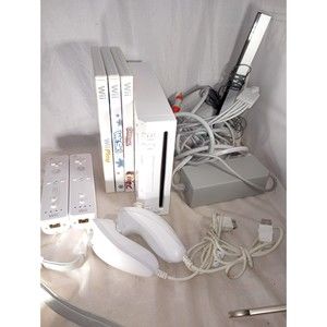 Nintendo Wii RVL-001 Console Bundle Controllers + 3 Games Play WeSki Carnival